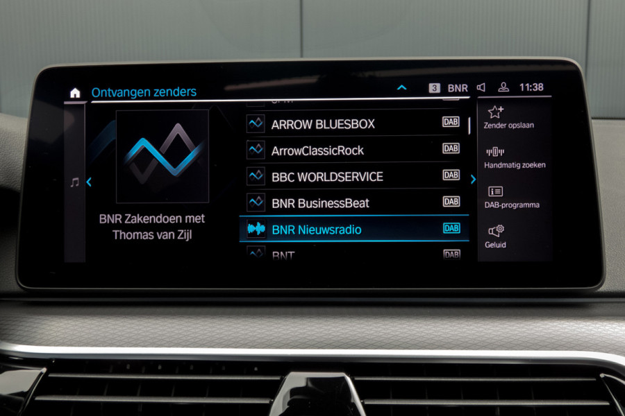 BMW 5 Serie 530e Business Edition Plus M-PERFORMANCE | M-PAKKET | PANO | ACC | CAMERA | ELEKTRISCH VERSTELBARE VOORSTOELEN