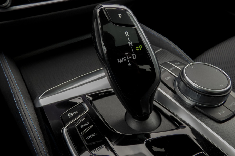 BMW 5 Serie 530e Business Edition Plus M-PERFORMANCE | M-PAKKET | PANO | ACC | CAMERA | ELEKTRISCH VERSTELBARE VOORSTOELEN
