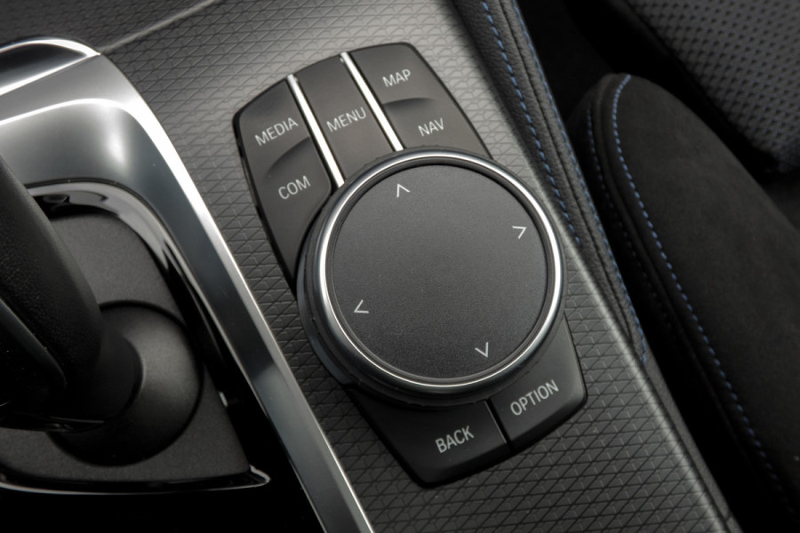 BMW 5 Serie 530e Business Edition Plus M-PERFORMANCE | M-PAKKET | PANO | ACC | CAMERA | ELEKTRISCH VERSTELBARE VOORSTOELEN