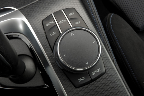 BMW 5 Serie 530e Business Edition Plus M-PERFORMANCE | M-PAKKET | PANO | ACC | CAMERA | ELEKTRISCH VERSTELBARE VOORSTOELEN