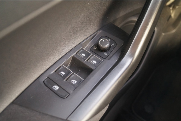 Volkswagen Taigo 1.0 TSI 110pk 2x R-Line Business -NAVI-ECC-CAM-DIGI-