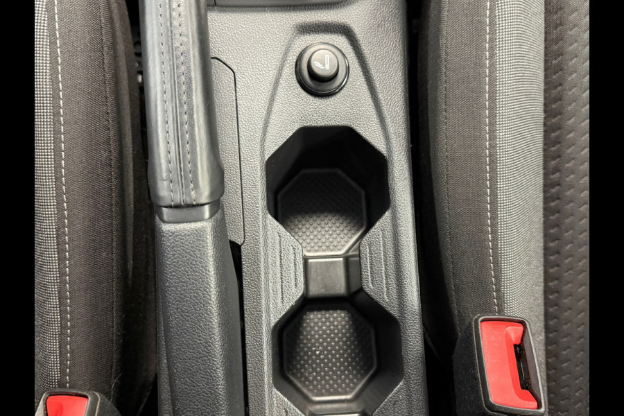 Volkswagen Taigo 1.0 TSI DSG CAMERA NAVIGATIE PDC CRUISE APPLE CARPLAY KEYLESS-GO START/STOP STOELVERWARMING