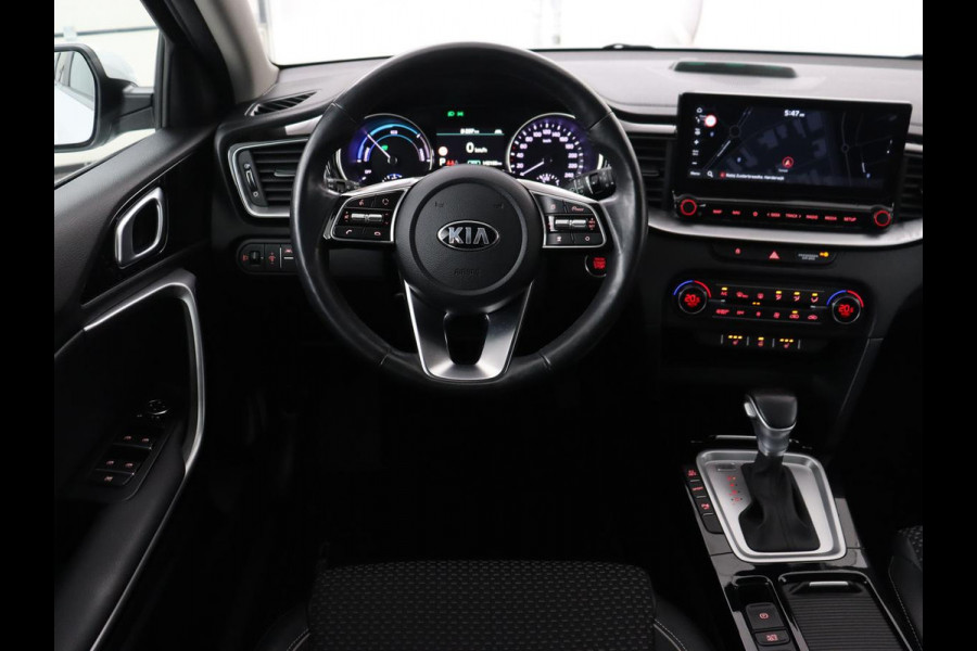 Kia Ceed 1.6 GDI PHEV DynamicPlusLine | SOH 96% | Stoelverwarming | Adaptive cruise | Camera | Carplay | Stuurverwarming | Navigatie | Full LED | Climate control | Half leder | Plug In