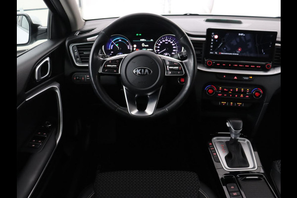 Kia Ceed 1.6 GDI PHEV DynamicPlusLine | SOH 96% | Stoelverwarming | Adaptive cruise | Camera | Carplay | Stuurverwarming | Navigatie | Full LED | Climate control | Half leder | Plug In
