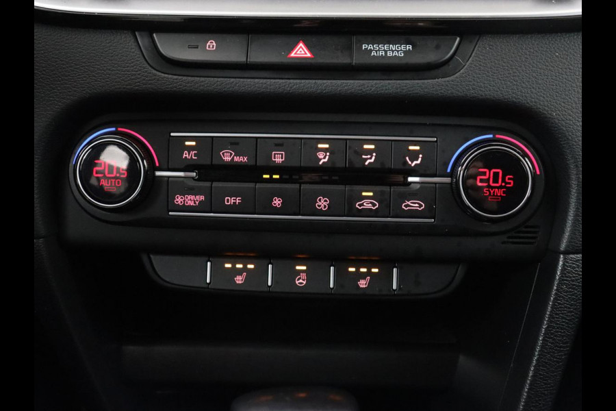 Kia Ceed 1.6 GDI PHEV DynamicPlusLine | SOH 96% | Stoelverwarming | Adaptive cruise | Camera | Carplay | Stuurverwarming | Navigatie | Full LED | Climate control | Half leder | Plug In