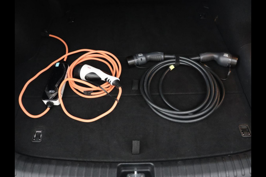 Kia Ceed 1.6 GDI PHEV DynamicPlusLine | SOH 96% | Stoelverwarming | Adaptive cruise | Camera | Carplay | Stuurverwarming | Navigatie | Full LED | Climate control | Half leder | Plug In