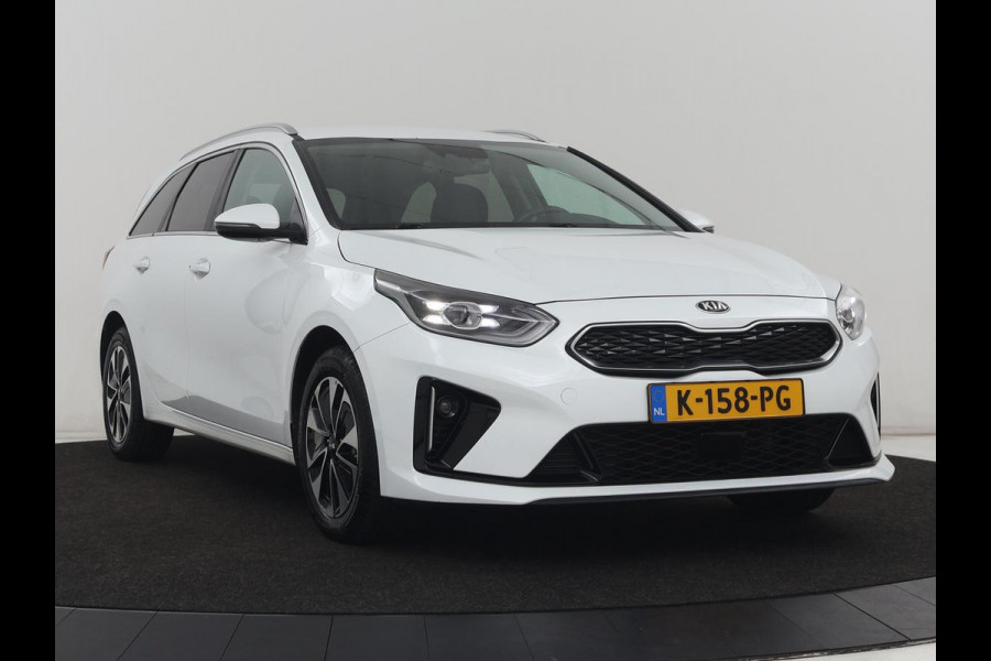 Kia Ceed 1.6 GDI PHEV DynamicPlusLine | SOH 96% | Stoelverwarming | Adaptive cruise | Camera | Carplay | Stuurverwarming | Navigatie | Full LED | Climate control | Half leder | Plug In