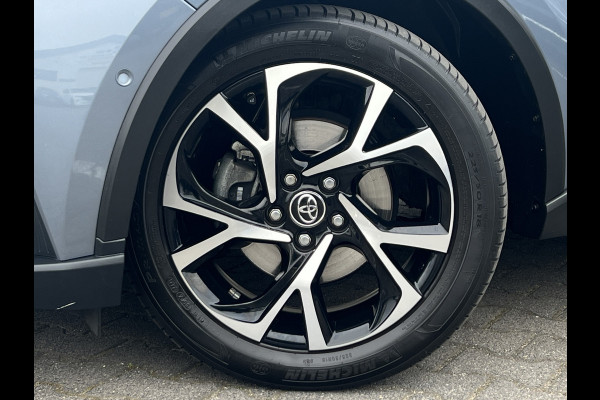 Toyota C-HR 2.0 Hybrid Team D | ACC | CarPlay | Camera | Keyless | 18 inch