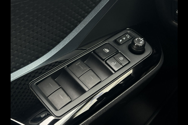 Toyota C-HR 2.0 Hybrid Team D | ACC | CarPlay | Camera | Keyless | 18 inch