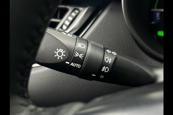 Toyota C-HR 2.0 Hybrid Team D | ACC | CarPlay | Camera | Keyless | 18 inch