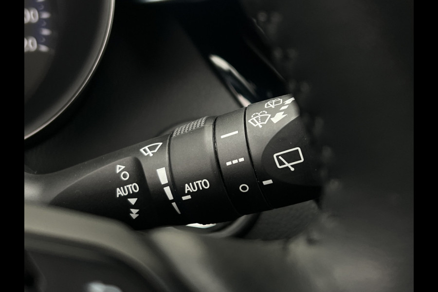 Toyota C-HR 2.0 Hybrid Team D | ACC | CarPlay | Camera | Keyless | 18 inch