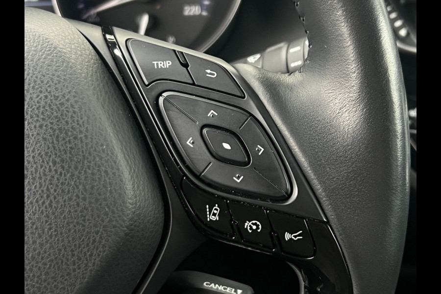 Toyota C-HR 2.0 Hybrid Team D | ACC | CarPlay | Camera | Keyless | 18 inch