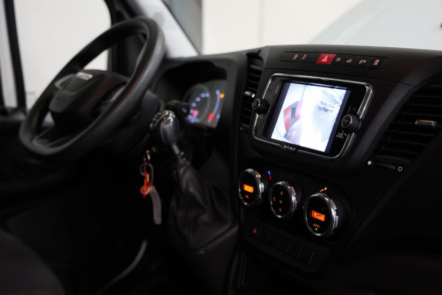 Iveco 35C16 3.0 BAKWAGEN MET ZIJDEUR EN LAADKLEP