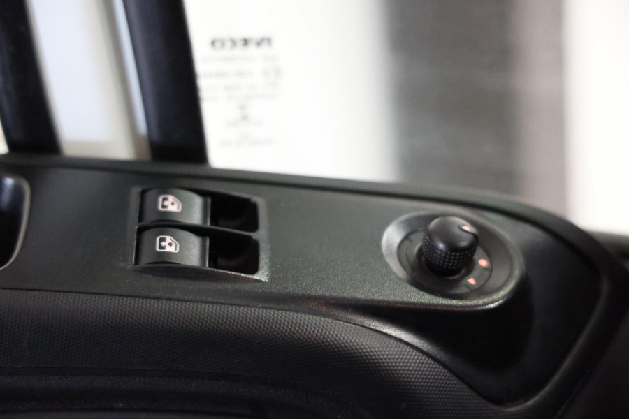 Iveco 35C16 3.0 BAKWAGEN MET ZIJDEUR EN LAADKLEP