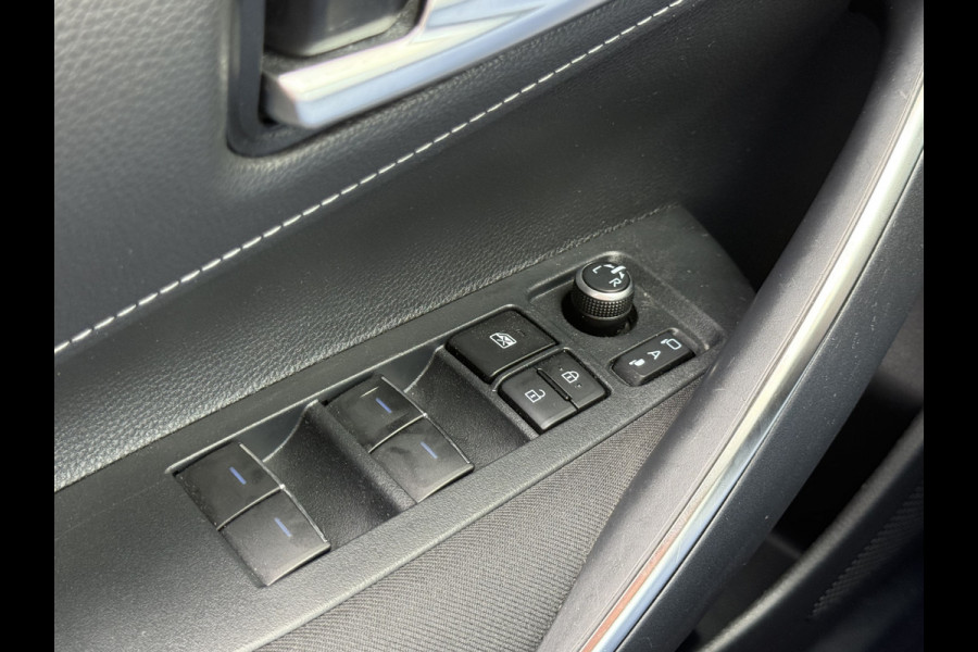 Toyota Corolla Touring Sports 1.8 Hybrid Dynamic | CarPlay | ACC | Camera | Keyless | LED | 17 inch