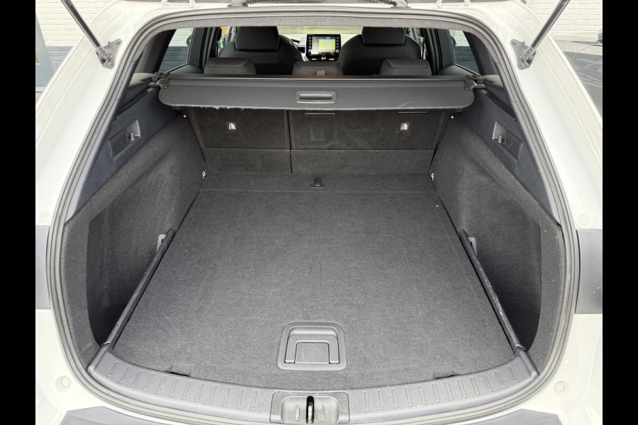 Toyota Corolla Touring Sports 1.8 Hybrid Dynamic | CarPlay | ACC | Camera | Keyless | LED | 17 inch