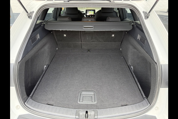 Toyota Corolla Touring Sports 1.8 Hybrid Dynamic | CarPlay | ACC | Camera | Keyless | LED | 17 inch