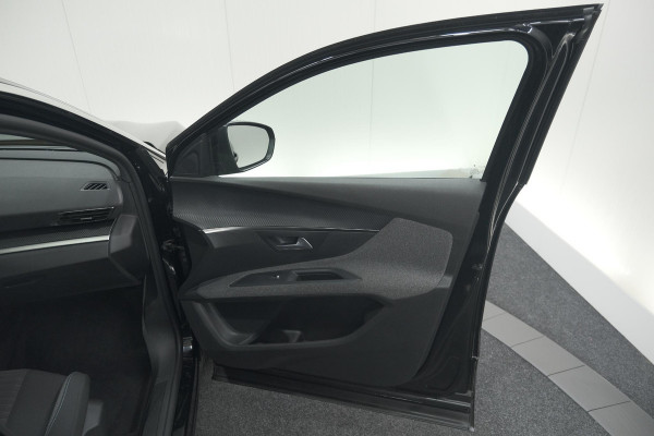 Peugeot 5008 PureTech 130 EAT8 Active Pack Business | 7 Zitplaatsen | Camera | Navigatie | Apple Carplay | Parkeersensoren