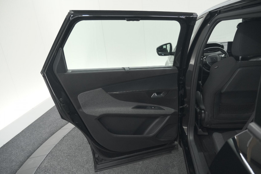 Peugeot 5008 PureTech 130 EAT8 Active Pack Business | 7 Zitplaatsen | Camera | Navigatie | Apple Carplay | Parkeersensoren