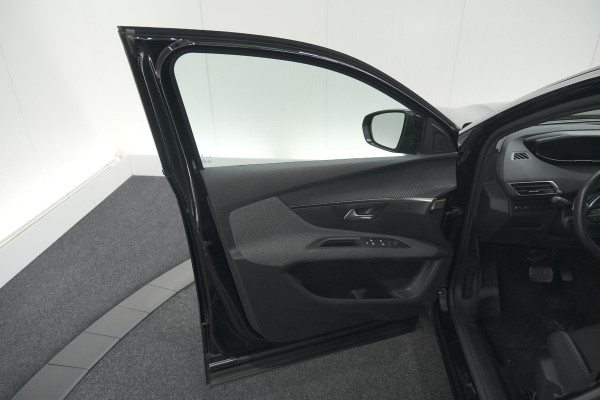 Peugeot 5008 PureTech 130 EAT8 Active Pack Business | 7 Zitplaatsen | Camera | Navigatie | Apple Carplay | Parkeersensoren