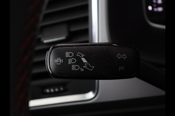 Seat Ateca 1.5 TSI FR Intense | Leder | Trekhaak | Stoelverwarming | Adaptive cruise | Standkachel | Camera | Carplay | Memory | Full LED | Keyless | Virtual Cockpit | Navigatie | Side Assist | Parkeerhulp