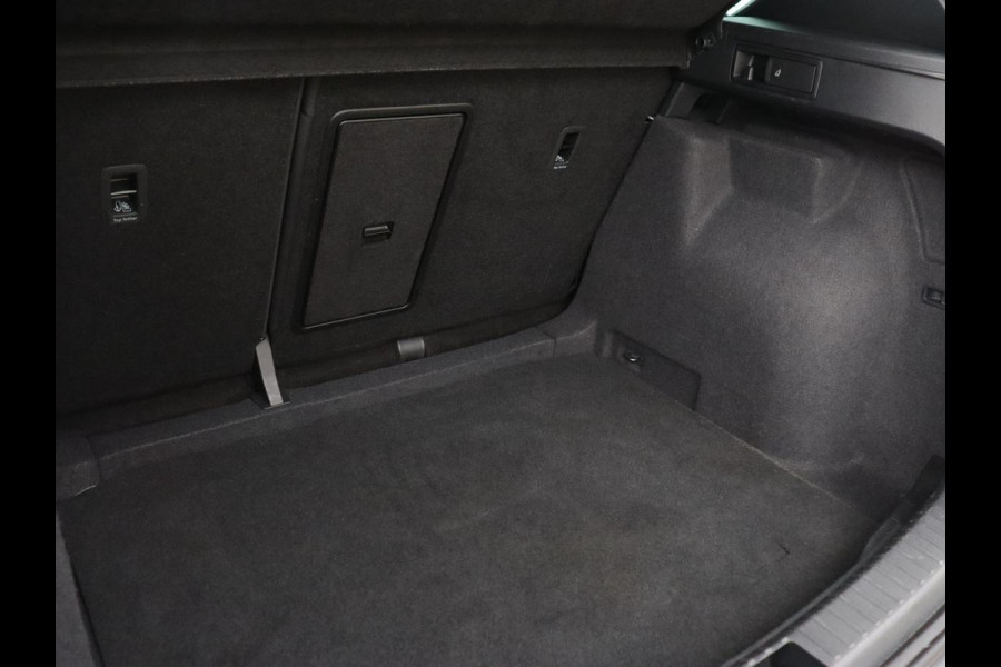 Seat Ateca 1.5 TSI FR Intense | Leder | Trekhaak | Stoelverwarming | Adaptive cruise | Standkachel | Camera | Carplay | Memory | Full LED | Keyless | Virtual Cockpit | Navigatie | Side Assist | Parkeerhulp