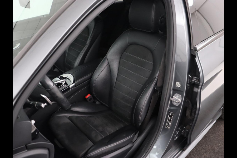 Mercedes-Benz C-Klasse 160 AMG | Stoelverwarming | Carplay | Leder/Alcantara | Camera | Digital Cockpit | Navigatie | 19'' | Full LED | Park Assist | Climate control