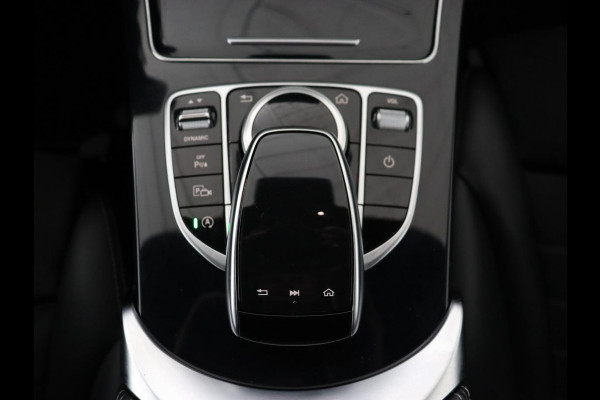 Mercedes-Benz C-Klasse 160 AMG | Stoelverwarming | Carplay | Leder/Alcantara | Camera | Digital Cockpit | Navigatie | 19'' | Full LED | Park Assist | Climate control