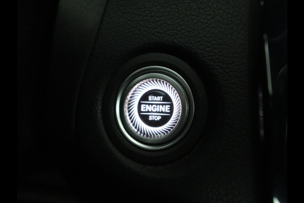 Mercedes-Benz C-Klasse 160 AMG | Stoelverwarming | Carplay | Leder/Alcantara | Camera | Digital Cockpit | Navigatie | 19'' | Full LED | Park Assist | Climate control