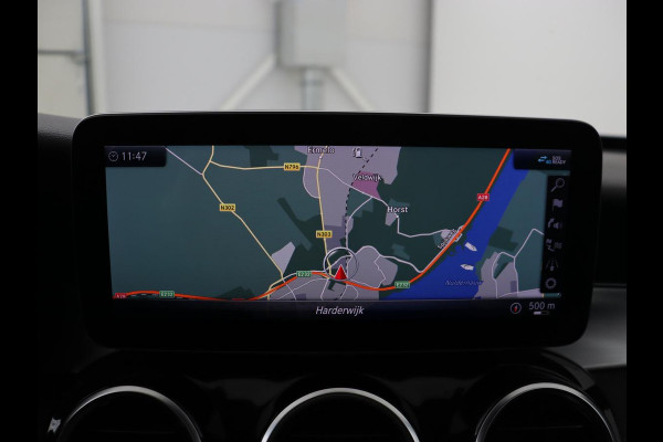 Mercedes-Benz C-Klasse 160 AMG | Stoelverwarming | Carplay | Leder/Alcantara | Camera | Digital Cockpit | Navigatie | 19'' | Full LED | Park Assist | Climate control