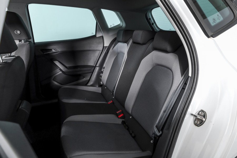 Seat Arona 1.0 TSI 95 PK Style Business Intense Orig. NL | Adapt. Cruise | PDC | Camera | NAV + App. Connect | ECC | DAB | LM 16" |