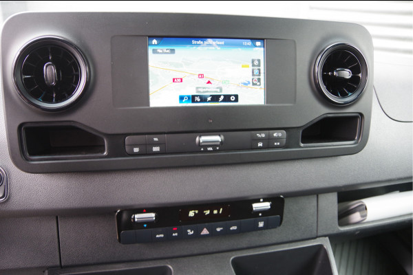 Mercedes-Benz Sprinter 519 3.5T OPEN LAADBAK, 3.5T TREKHAAK, DUBBELLUCHT, ADAPT. CRUISE, STANDKACHEL, CLIMA, LEDER STUUR, NAVI, MBUX, DUBBEL LUCHT