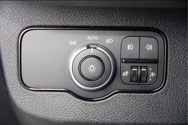 Mercedes-Benz Sprinter 519 3.5T OPEN LAADBAK, 3.5T TREKHAAK, DUBBELLUCHT, ADAPT. CRUISE, STANDKACHEL, CLIMA, LEDER STUUR, NAVI, MBUX, DUBBEL LUCHT