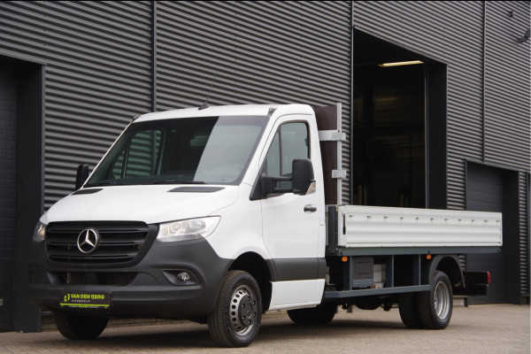 Mercedes-Benz Sprinter 519 3.5T OPEN LAADBAK, 3.5T TREKHAAK, DUBBELLUCHT, ADAPT. CRUISE, STANDKACHEL, CLIMA, LEDER STUUR, NAVI, MBUX, DUBBEL LUCHT
