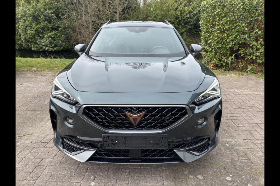 CUPRA Formentor 1.4 e-Hybrid VZ Copper Edition 245pk | PHEV | Plug-in Hybride | Stoelverwarming | Camera | Adaptieve cruisecontrol (ACC) | Elektrisch verstelbare stoelen met geheugen