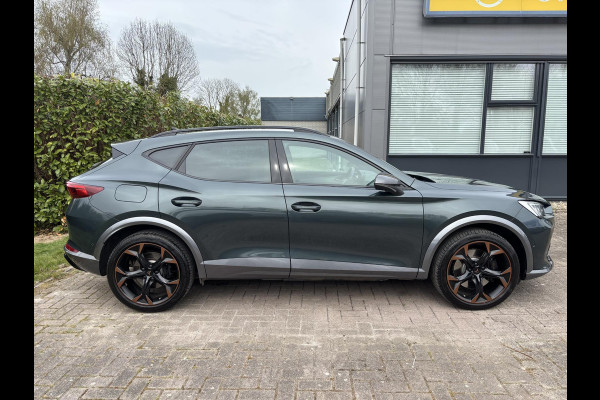 CUPRA Formentor 1.4 e-Hybrid VZ Copper Edition 245pk | PHEV | Plug-in Hybride | Stoelverwarming | Camera | Adaptieve cruisecontrol (ACC) | Elektrisch verstelbare stoelen met geheugen