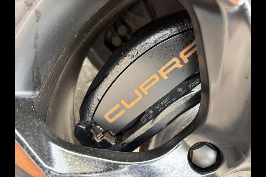 CUPRA Formentor 1.4 e-Hybrid VZ Copper Edition 245pk | PHEV | Plug-in Hybride | Stoelverwarming | Camera | Adaptieve cruisecontrol (ACC) | Elektrisch verstelbare stoelen met geheugen
