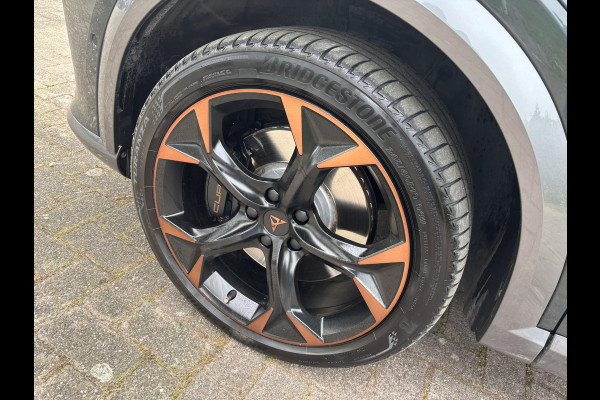 CUPRA Formentor 1.4 e-Hybrid VZ Copper Edition 245pk | PHEV | Plug-in Hybride | Stoelverwarming | Camera | Adaptieve cruisecontrol (ACC) | Elektrisch verstelbare stoelen met geheugen