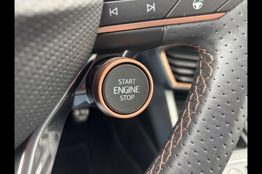 CUPRA Formentor 1.4 e-Hybrid VZ Copper Edition 245pk | PHEV | Plug-in Hybride | Stoelverwarming | Camera | Adaptieve cruisecontrol (ACC) | Elektrisch verstelbare stoelen met geheugen