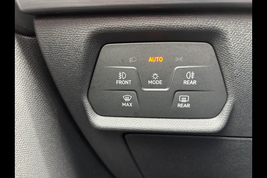 CUPRA Formentor 1.4 e-Hybrid VZ Copper Edition 245pk | PHEV | Plug-in Hybride | Stoelverwarming | Camera | Adaptieve cruisecontrol (ACC) | Elektrisch verstelbare stoelen met geheugen