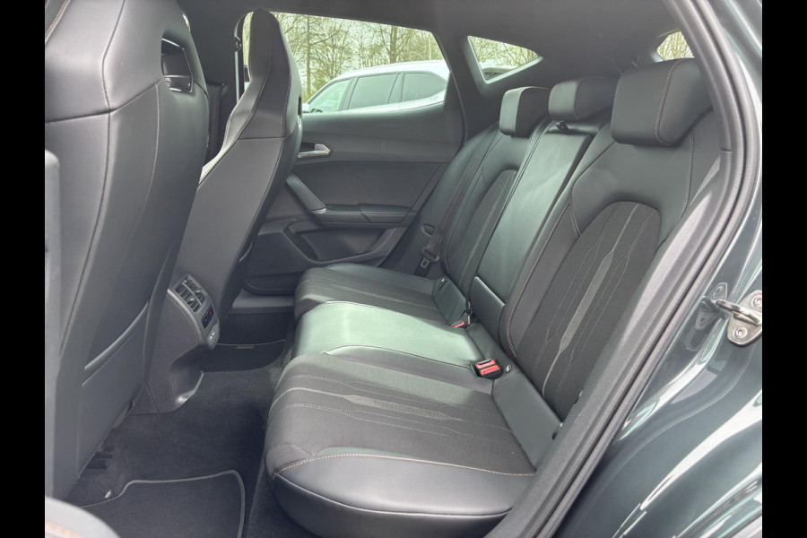 CUPRA Formentor 1.4 e-Hybrid VZ Copper Edition 245pk | PHEV | Plug-in Hybride | Stoelverwarming | Camera | Adaptieve cruisecontrol (ACC) | Elektrisch verstelbare stoelen met geheugen