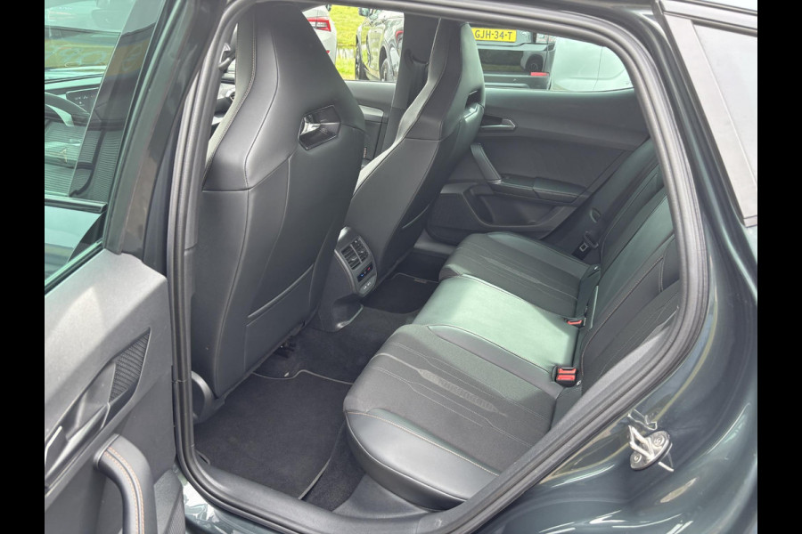 CUPRA Formentor 1.4 e-Hybrid VZ Copper Edition 245pk | PHEV | Plug-in Hybride | Stoelverwarming | Camera | Adaptieve cruisecontrol (ACC) | Elektrisch verstelbare stoelen met geheugen