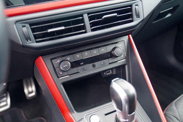 Volkswagen Polo 2.0 TSI GTI | Panorama | Automaat | Climatronic | Stoelverwarming | Virtual cockpit | Apple carplay | NAP