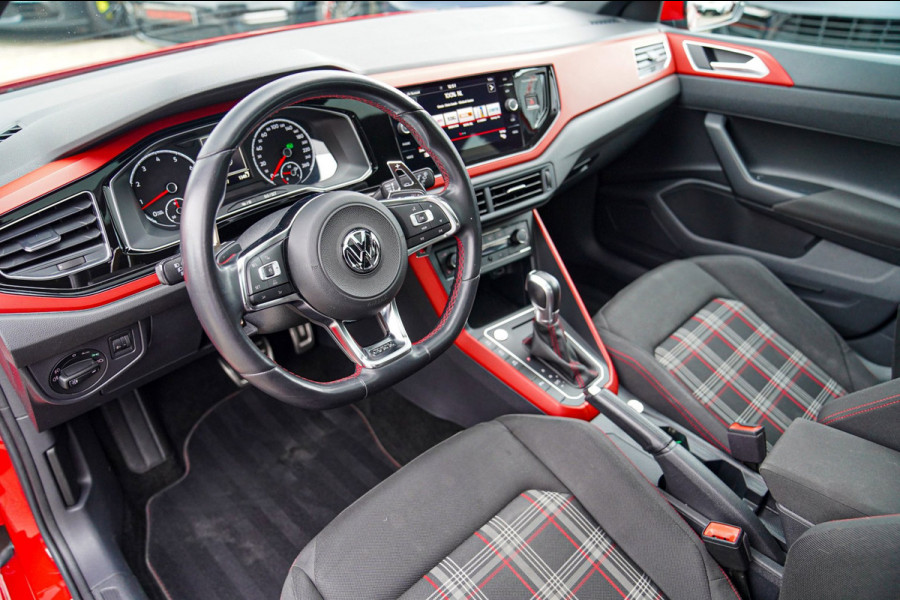 Volkswagen Polo 2.0 TSI GTI | Panorama | Automaat | Climatronic | Stoelverwarming | Virtual cockpit | Apple carplay | NAP