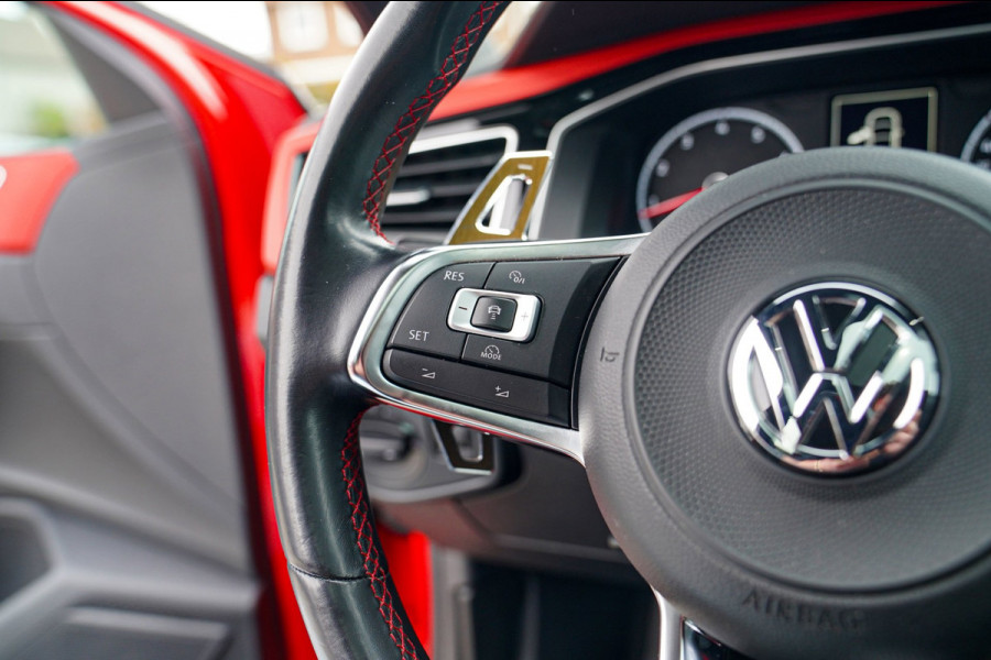 Volkswagen Polo 2.0 TSI GTI | Panorama | Automaat | Climatronic | Stoelverwarming | Virtual cockpit | Apple carplay | NAP