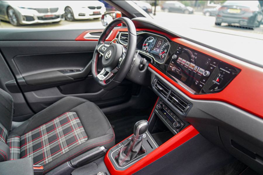 Volkswagen Polo 2.0 TSI GTI | Panorama | Automaat | Climatronic | Stoelverwarming | Virtual cockpit | Apple carplay | NAP
