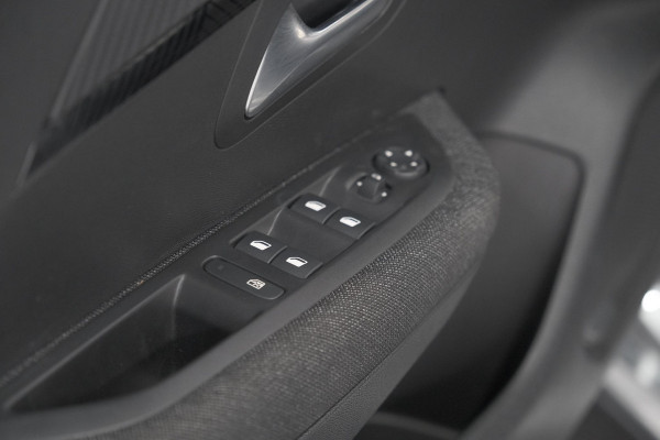 Peugeot 208 Hybrid 110 e-DCS6 Style | Parkeersensoren | Apple Carplay | Cruise Control | Airco
