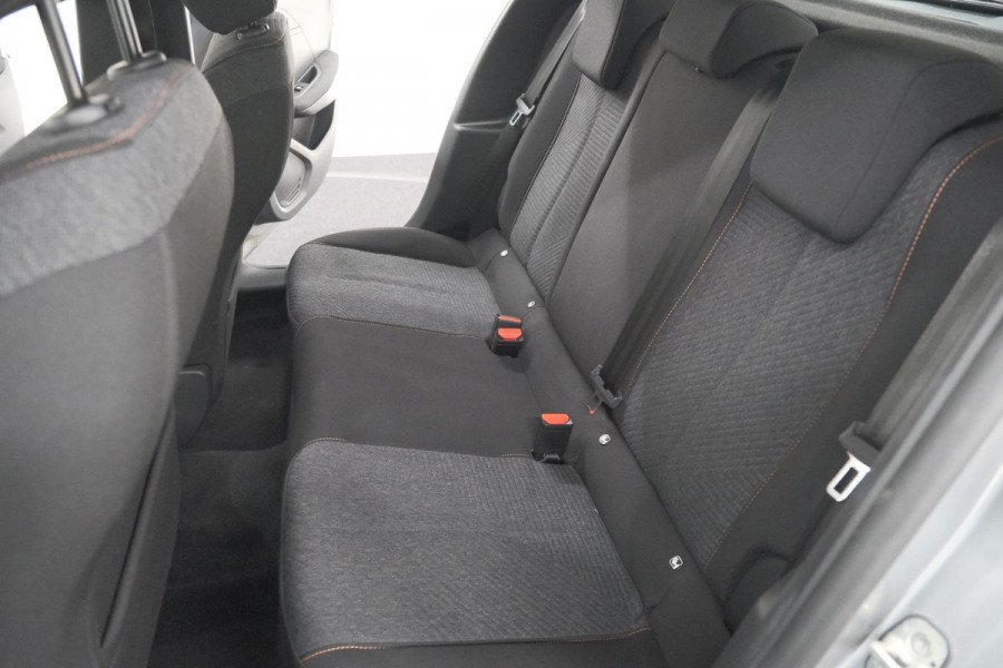Peugeot 208 Hybrid 110 e-DCS6 Style | Parkeersensoren | Apple Carplay | Cruise Control | Airco