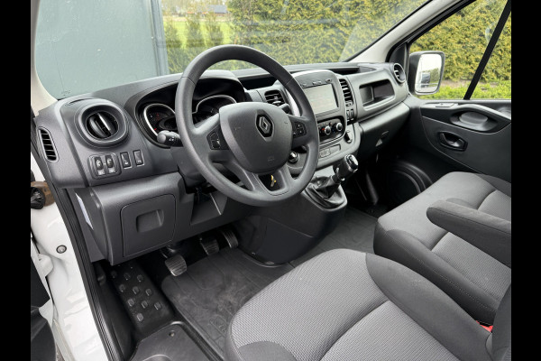 Renault Trafic 2.0 dCi 120 PK / L1H1 / 1e EIG. / TREKHAAK / IMPERIAAL / AIRCO / CRUISE / 3-ZITS / LED