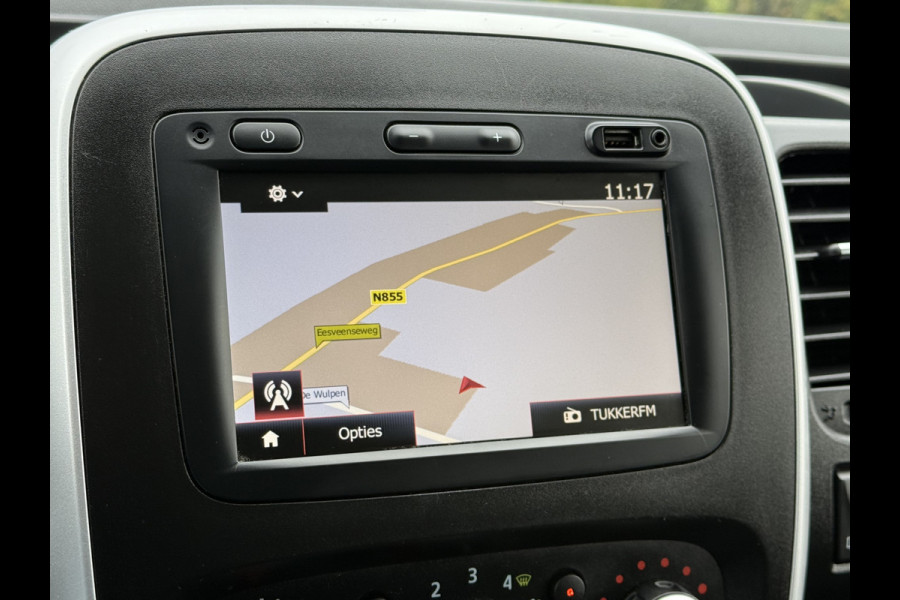 Renault Trafic 2.0 dCi 120 PK / L1H1 / 1e EIG. / TREKHAAK / IMPERIAAL / AIRCO / CRUISE / 3-ZITS / LED